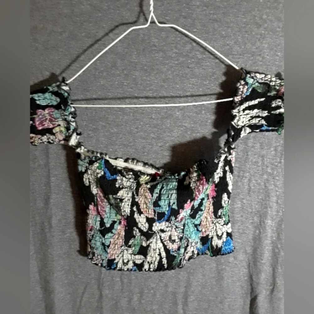 Stretchy off the shoulder floral crop